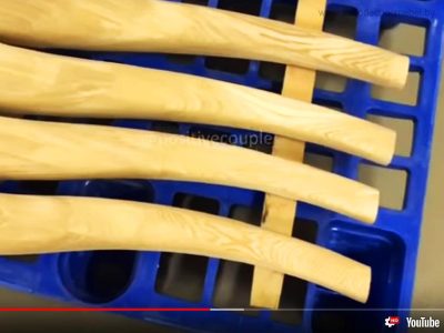 Стол из алюминиевой фольги от Positive couple